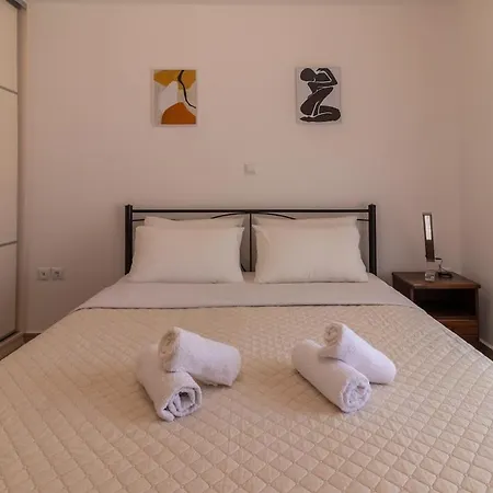 Christina's Lägenhet Afantou