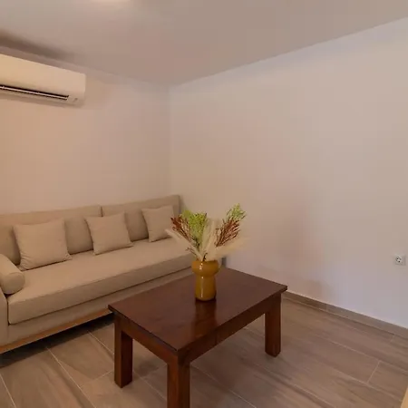 Apartament Christina's Afandu